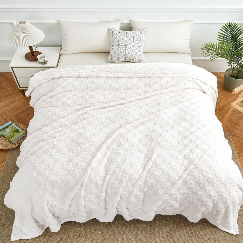 Aganear Fleece Throw Blanket - Cozy Soft Lightweight Fuzzy Throw Blanket for Women Portable Throw Blankets for Couch, Warm Present for Birthday, Christmas, Halloween, Housewarming(50"x60", Khaki)
