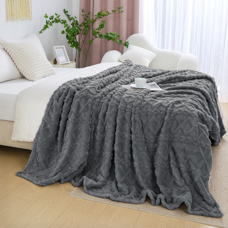 Aganear Fleece Throw Blanket - Cozy Soft Lightweight Fuzzy Throw Blanket for Women Portable Throw Blankets for Couch, Warm Present for Birthday, Christmas, Halloween, Housewarming(50"x60", Khaki)
